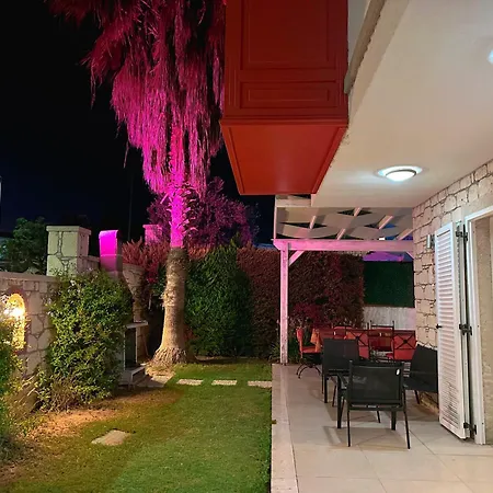 Villa Evalacati-villa Palma-central With Private Pool And Garden