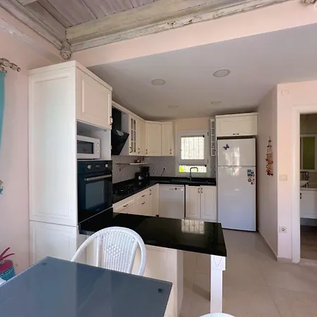 Evalacati - Palma-tamamen Muestakil Villa Cesme