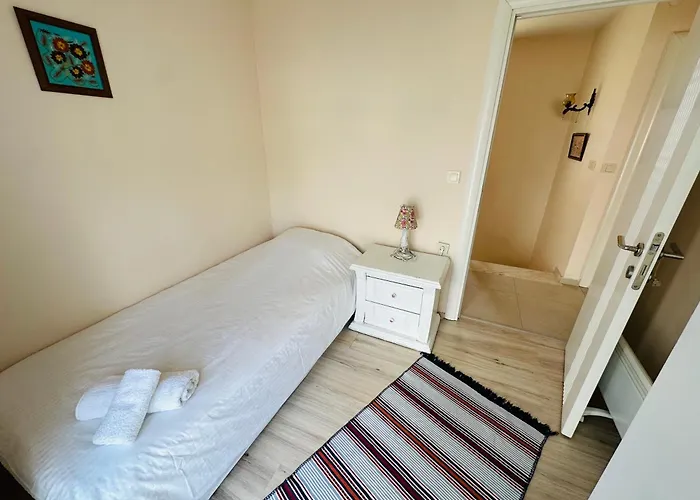 Evalacati-villa Palma-netflix Joy *